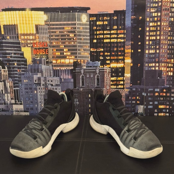 Men's Under Armour Curry 5 size 8.5 good condition. - Picture 5 of 6